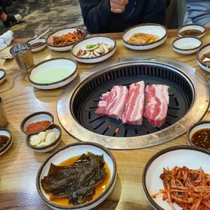 돼지만 왕소금구이 리뷰 사진