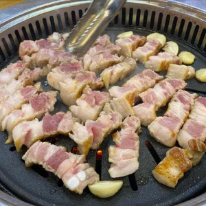돼지만 왕소금구이 리뷰 사진