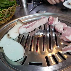 산청엔흑돼지 사진