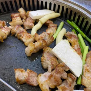 돼지만 왕소금구이 리뷰 사진