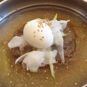 육쌈냉면 사진