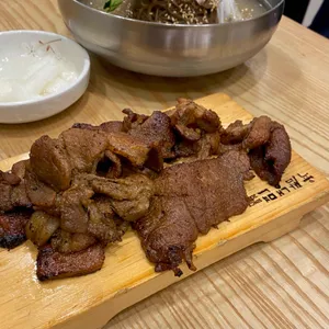 육쌈냉면 사진