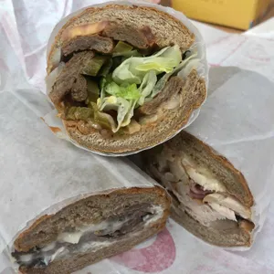 퀴즈노스 사진