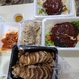도깨비족발 사진