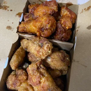 교촌치킨 사진