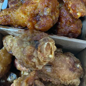 교촌치킨 사진