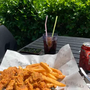 깐부치킨 사진