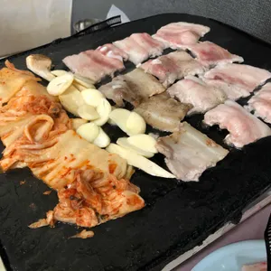 진아돌판구이삼겹살 사진
