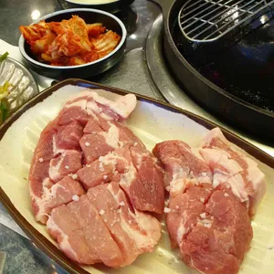 경성 팔일삼 사진
