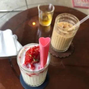 오피셜 커피 사진