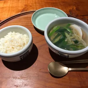 규반 사진
