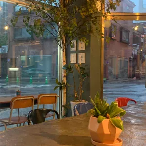 레이브 에스프레소바 대표 사진