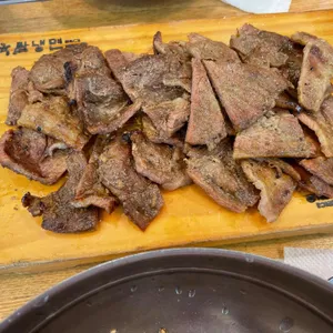 육쌈냉면 사진