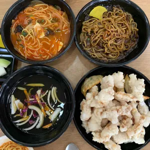 초연 사진