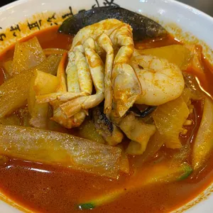 흑백홍 사진