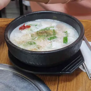 일등가마솥돼지국밥 사진