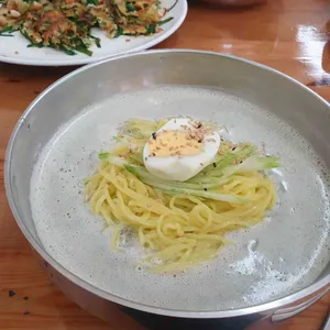 소담한 국수 사진