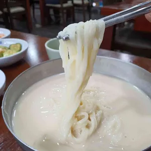 두리원 손두부 사진