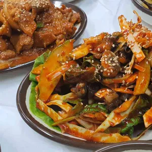 황토우렁이쌈밥 사진