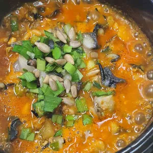 황토우렁이쌈밥 사진