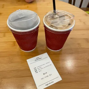 카페 이끌다 사진