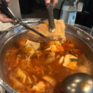 투마마 김치찌개 리뷰 사진