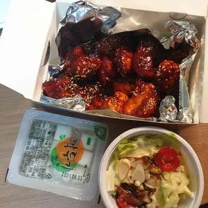 깜꼬치킨 사진