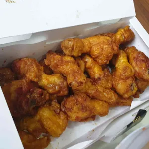 교촌치킨 사진