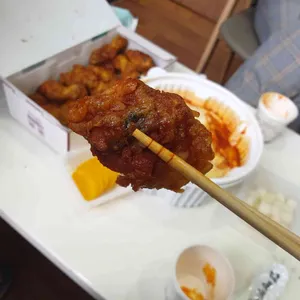 교촌치킨 사진