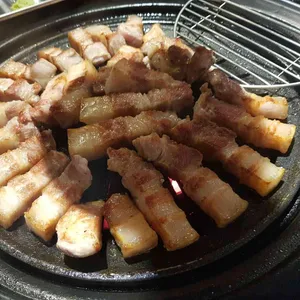 육시리 사진