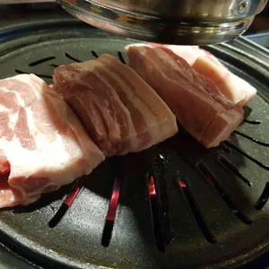 육시리 사진