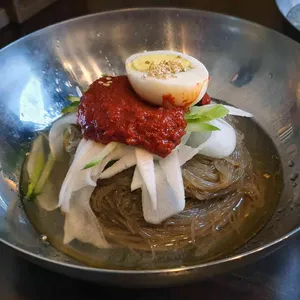 육쌈냉면 사진