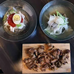 육쌈냉면 사진