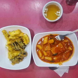 감탄떡볶이 사진