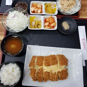 로얄수제돈까스 사진