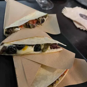살롱드누아 사진