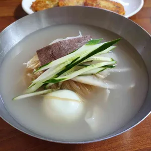평양냉면 사진