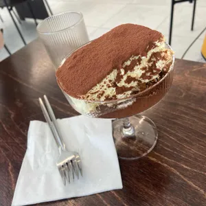휴고 도산 사진