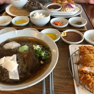 아끼야 사진