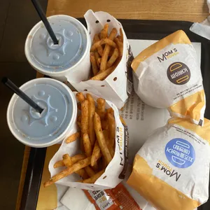 맘스터치 사진