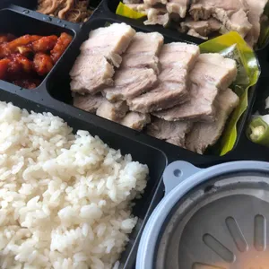 원할머니보쌈족발 박가부대 사진