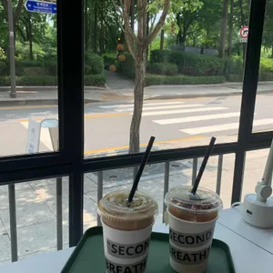 세컨브레스 사진