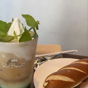 폴바셋 사진