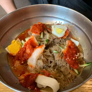 육쌈냉면 사진