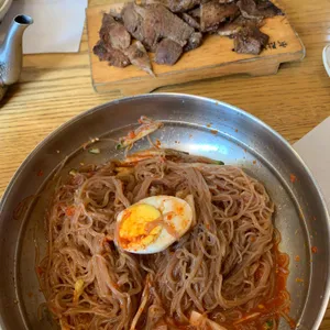 육쌈냉면 사진