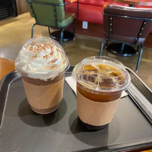 피아커 커피 사진