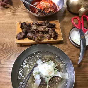 육쌈냉면 사진