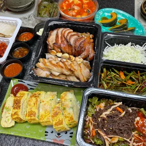 아씨네족발 사진