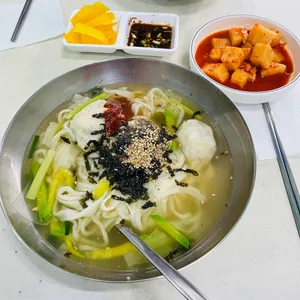 일미 만두 칼국수 사진