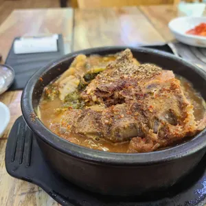 청기와뼈다귀해장국 사진